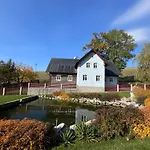 Moni Villa
