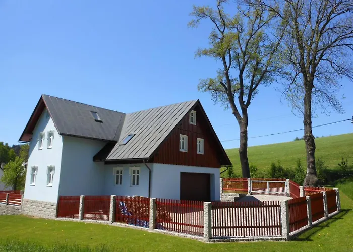Moni Villa *